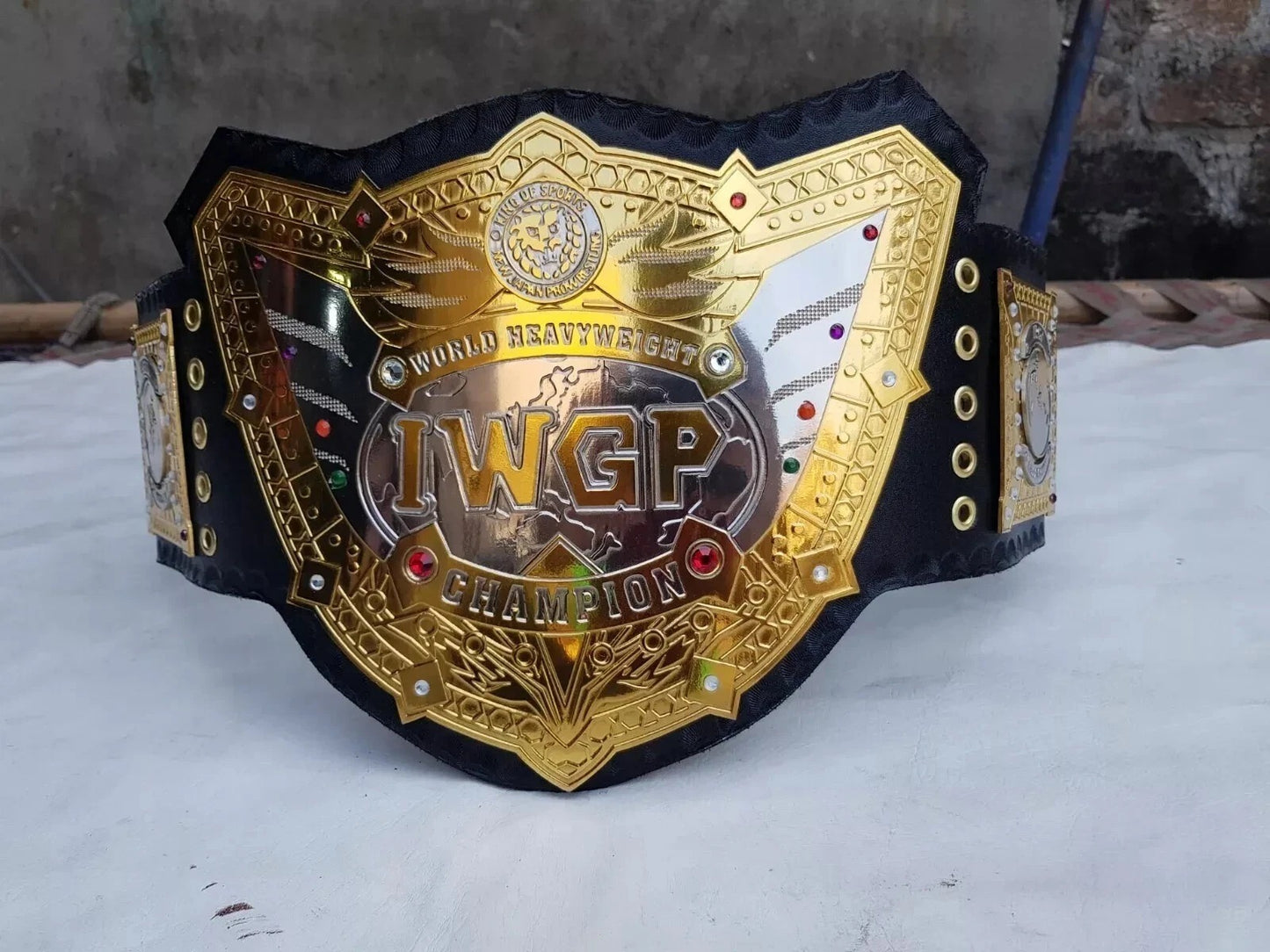 IWGP World Heavyweight Championship V5 Replica Belt